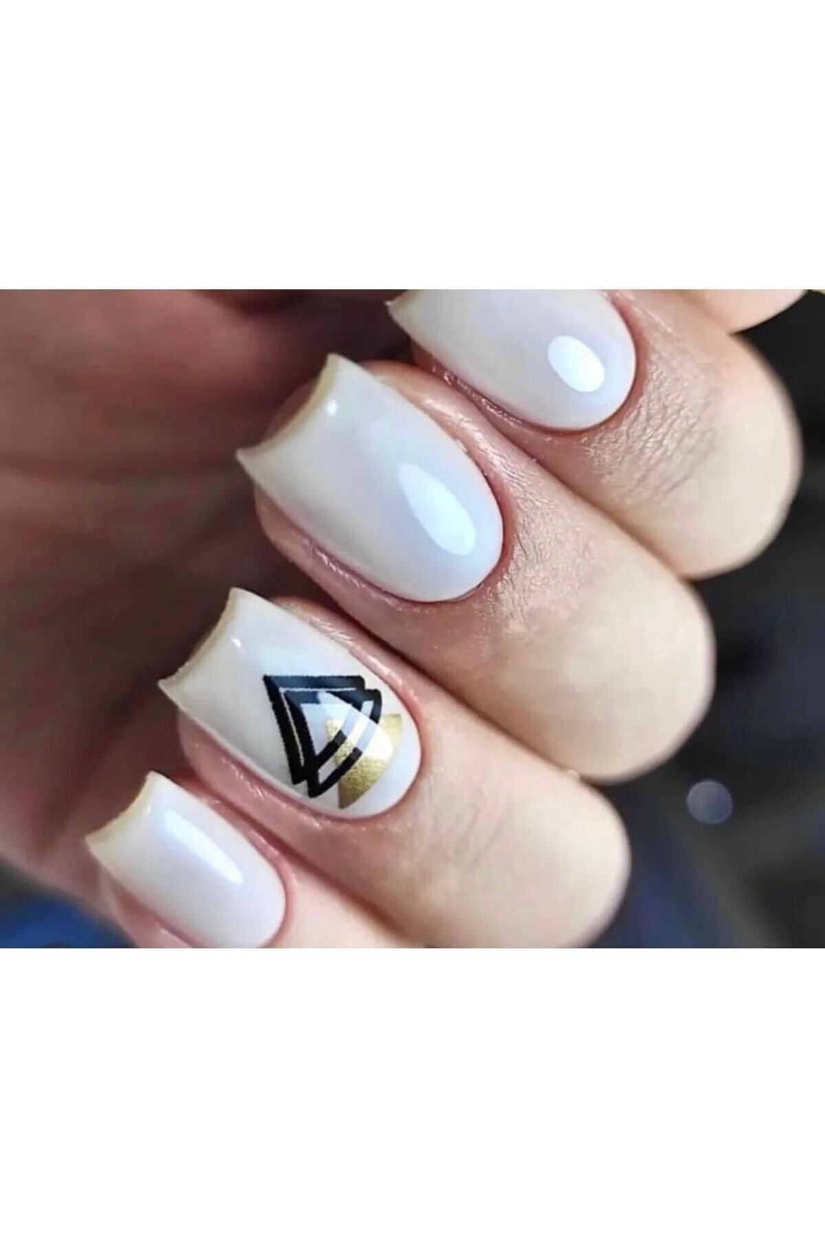 Siyah Beyaz Altın Üçgen Desenli Tırnak Dövmesi Tırnak Tattoo Nail Art Tırnak Sticker