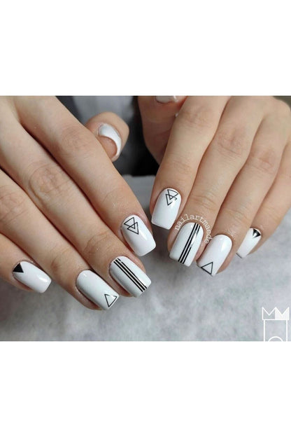 Siyah Beyaz Altın Üçgen Desenli Tırnak Dövmesi Tırnak Tattoo Nail Art Tırnak Sticker